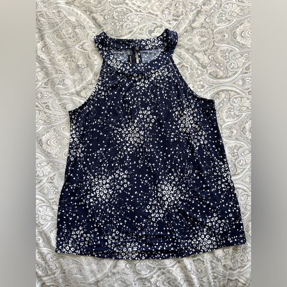 NWOT FORTUNE + IVY Navy Floral Halter Top M